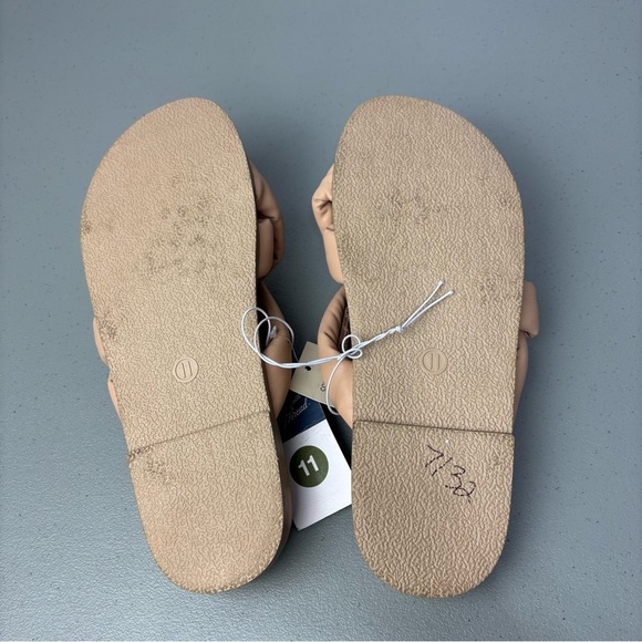 Universal Thread Women's Slip On Slides Sandals Neutral Size 11 NWT Woven - Picture 7 of 7